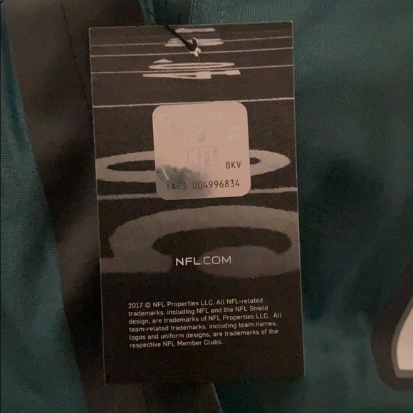 Carson Wentz Eagles Jersey - Picture 3 of 3